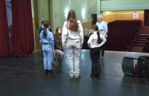 „Copiii din ziua de azi”, sâmbătă pe scena Sălii Traube | Final de curs Teatru pentru copii la Sala Traube