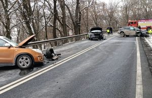 Accident cu 3 mașini implicate și 5 persoane rănite | Foto