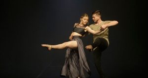 „PUZZLE”, spectacolul care îmbină teatrul cu dansul, ajunge sâmbătă seara pe scena Sălii Traube