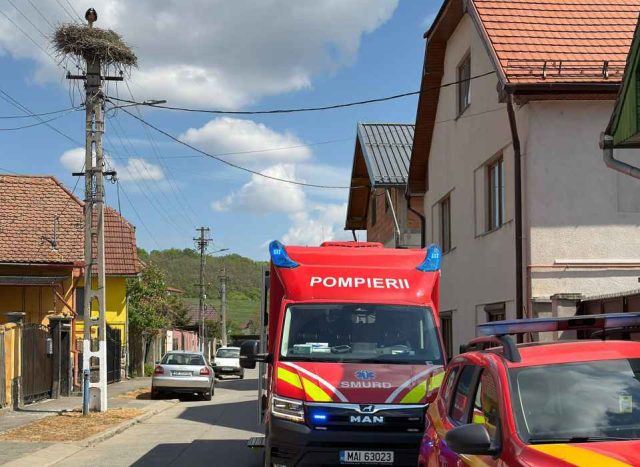 Un bărbat, în vârstă de 66 de ani, din municipiul Sibiu, și-a strivit unul dintre membrele inferioare sub un motocultor.