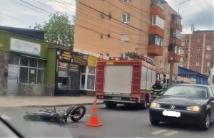 Accident pe Șoseaua Sibiului din Mediaș | Motociclist de 80 ani rănit