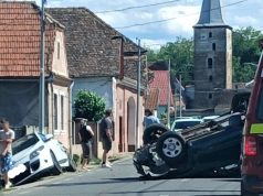 Accident la Moșna | A lovit un autoturism parcat și s-a răsturnat | Foto