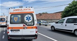 Accident cu 2 răniți provocat de un tânăr care nu a păstrat distanța de siguranță