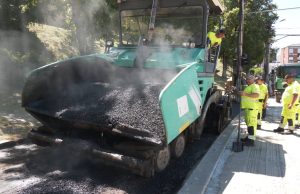 Săptămâna aceasta se toarnă covor asfaltic pe strada Constantin Brâncoveanu | Urmează 3 străzi din Vitrometan