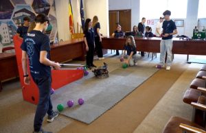 Atelier interactiv de robotică la sediul Primăriei Mediaș | VIDEO