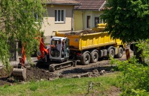 Lucrările de pe strada Valea Adâncă avansează conform graficului | Foto