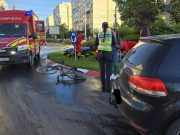 Biciclist acroșat într-un sens giratoriu de o șoferiță care nu i-a acordat prioritate | Foto